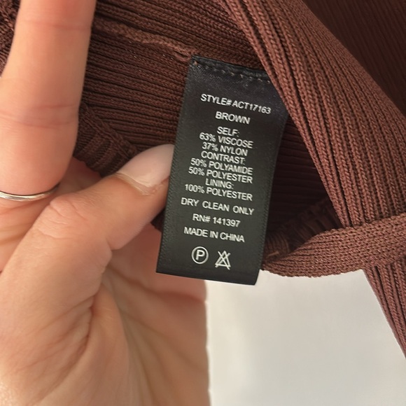 Puff Sleeve Open Back Top - Picture 4 of 5